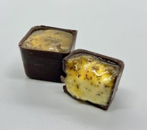 Copinho de chocolate com mousse (chocolate, limão ou maracujá)